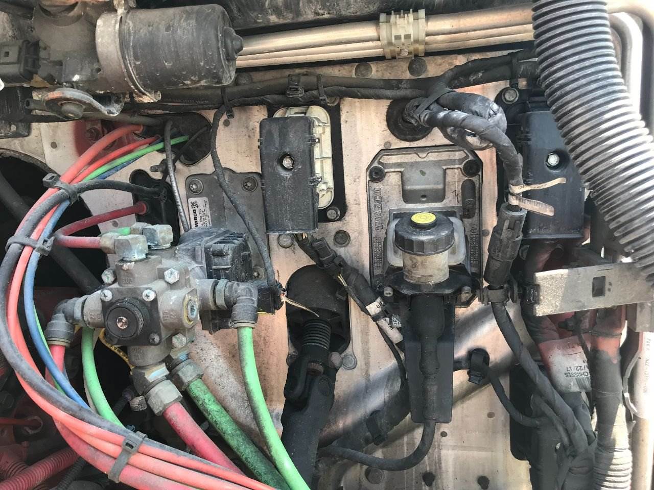 2018 Freightliner Cascadia Clutch Master Cylinder For Sale Kansas