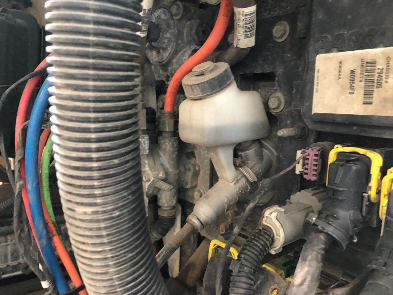 2015 Paccar E176014 Clutch Master Cylinder for a Peterbilt 579 For Sale