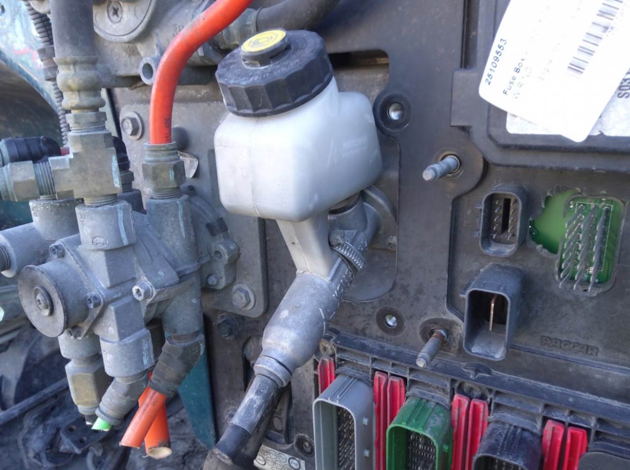 2016 Clutch Master Cylinder for a Peterbilt 579 For Sale Council