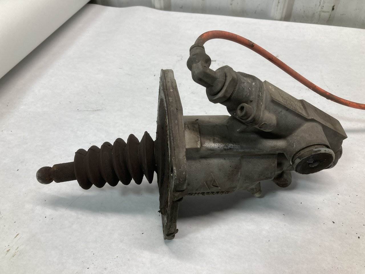 2016 Clutch Slave Cylinder for a Kenworth T680 For Sale Sioux Falls