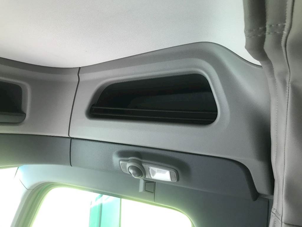 2015 Peterbilt 579 Console For Sale Kansas City, MO 24918964