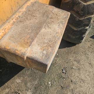 Case 621 Counterweight