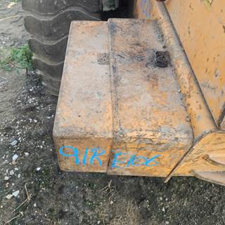 Case 621 Counterweight