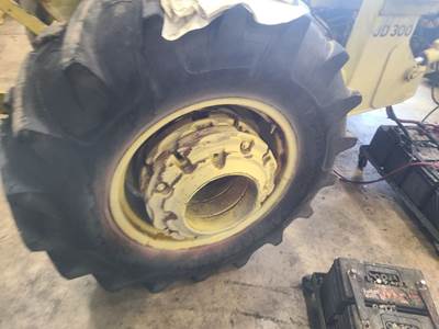 John Deere 300B Counterweight