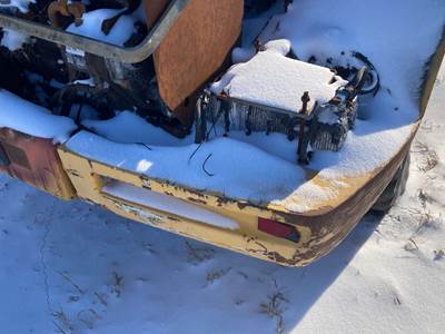 John Deere 324J Counterweight