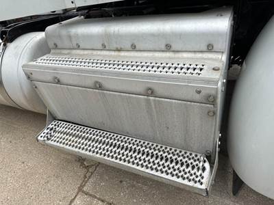 Cummins ISX15 DPF Cover for a Peterbilt 386