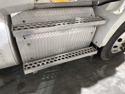 Detroit DD13 DPF Cover for a Western Star 4700