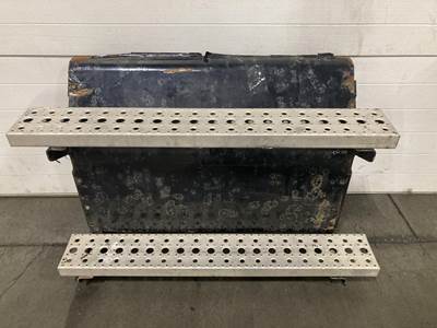 Detroit DD15 DPF Cover for a Freightliner Cascadia