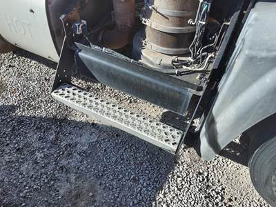 Mack MP7 DPF Cover for a Mack Cxu