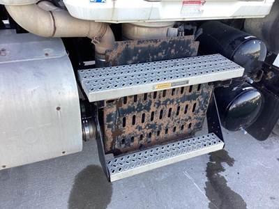 Mack MP8 DPF Cover for a Mack Chu