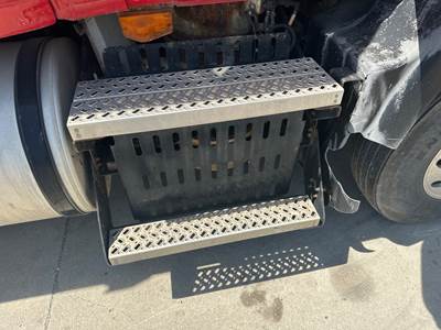 Mack MP8 DPF Cover for a Mack Cxu