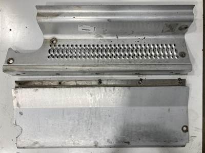 Paccar MX-13 DPF Cover for a Peterbilt 579