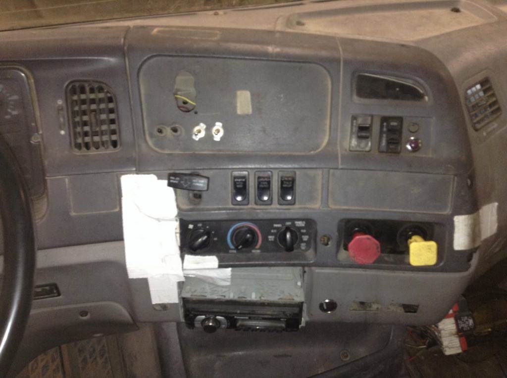 2000 Sterling A9513 Dash Assembly For Sale Spencer, IA 24710188