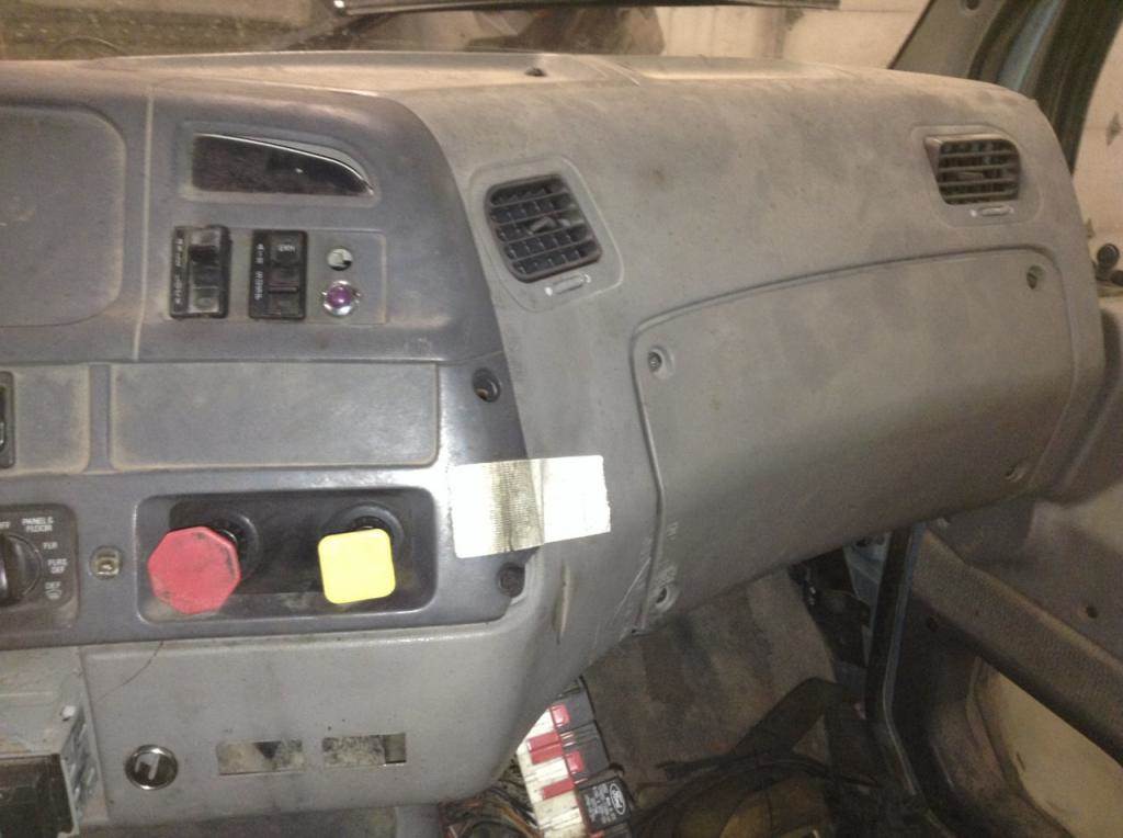 2000 Sterling A9513 Dash Assembly For Sale Spencer, IA 24710188
