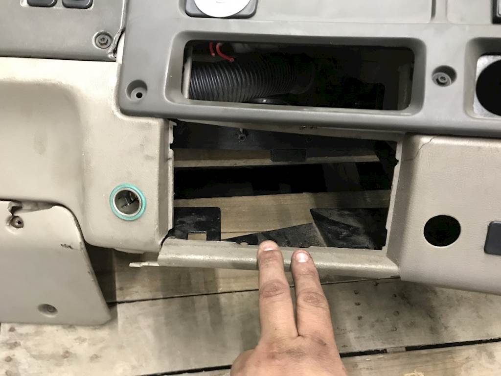 2004 Sterling L7501 Dash Assembly For Sale Council Bluffs, IA