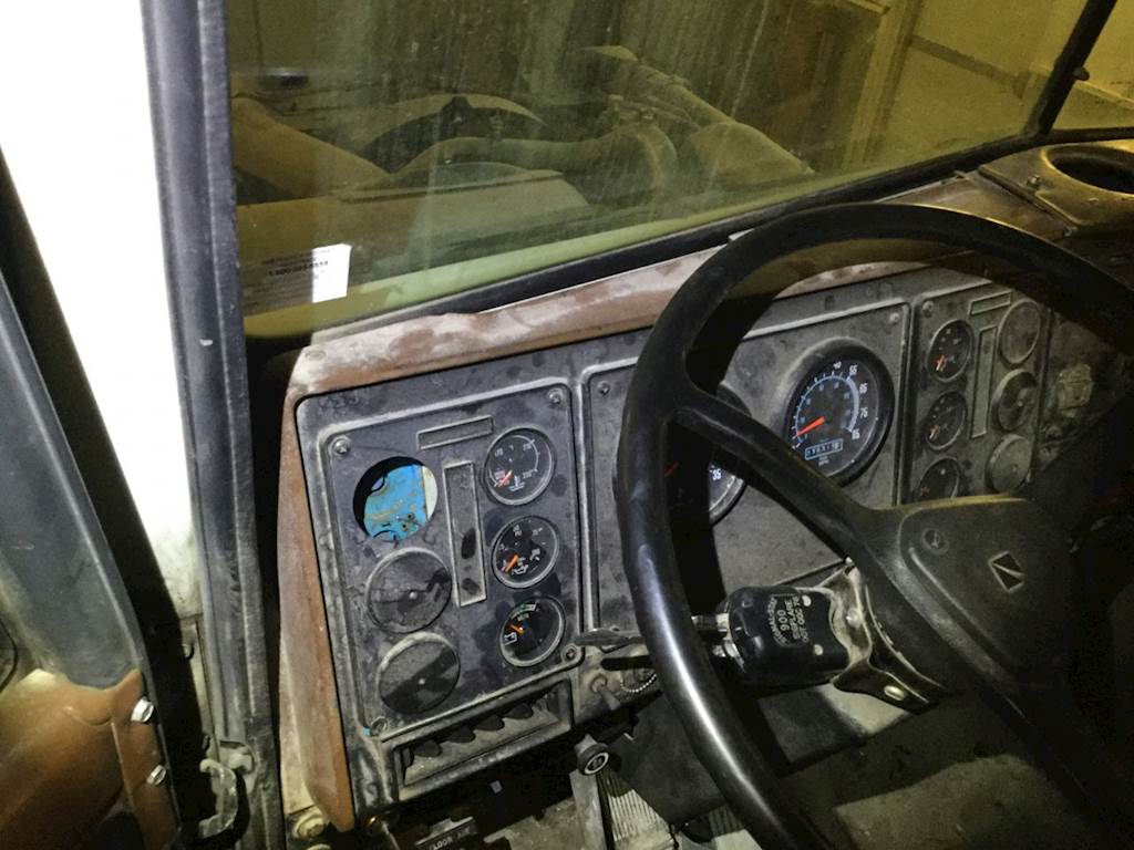1993 International 9400 Dash Panel For Sale Kansas City 