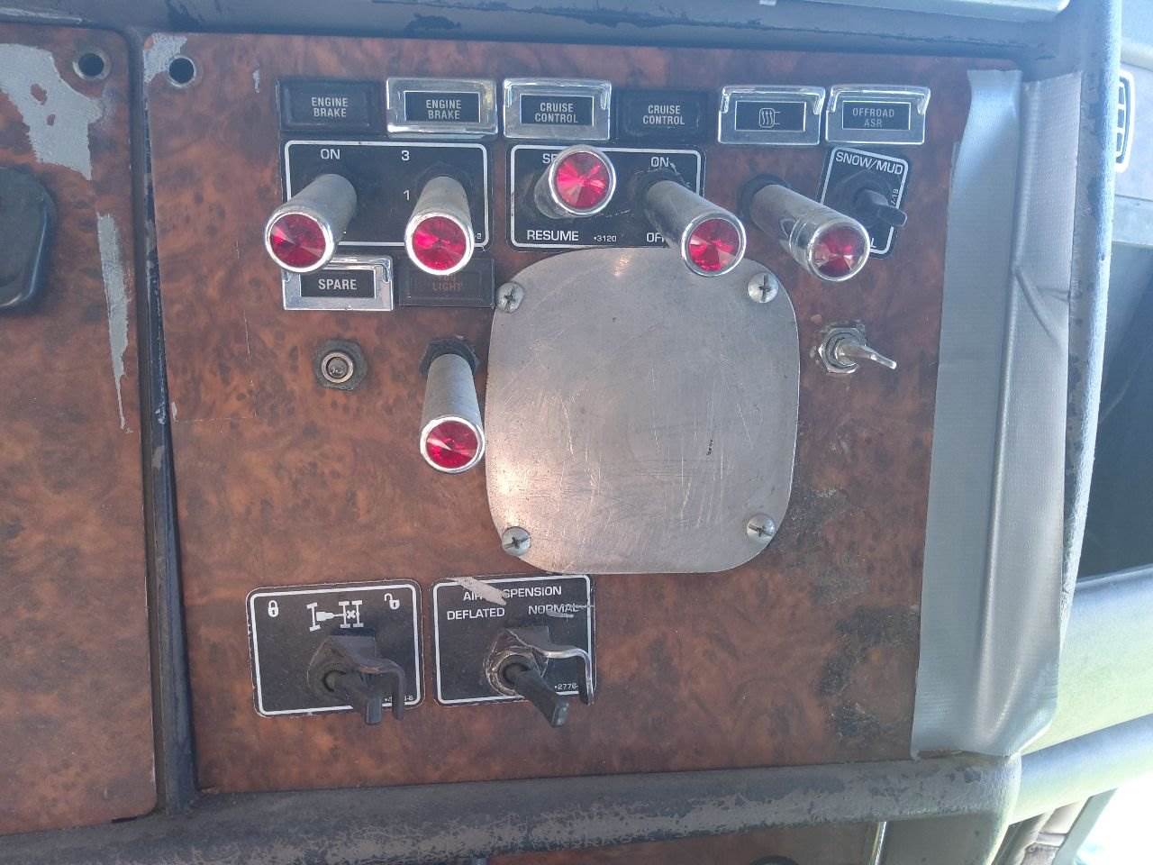 2005 Kenworth T600 Dash Panel For Sale Kansas City, MO 25294699