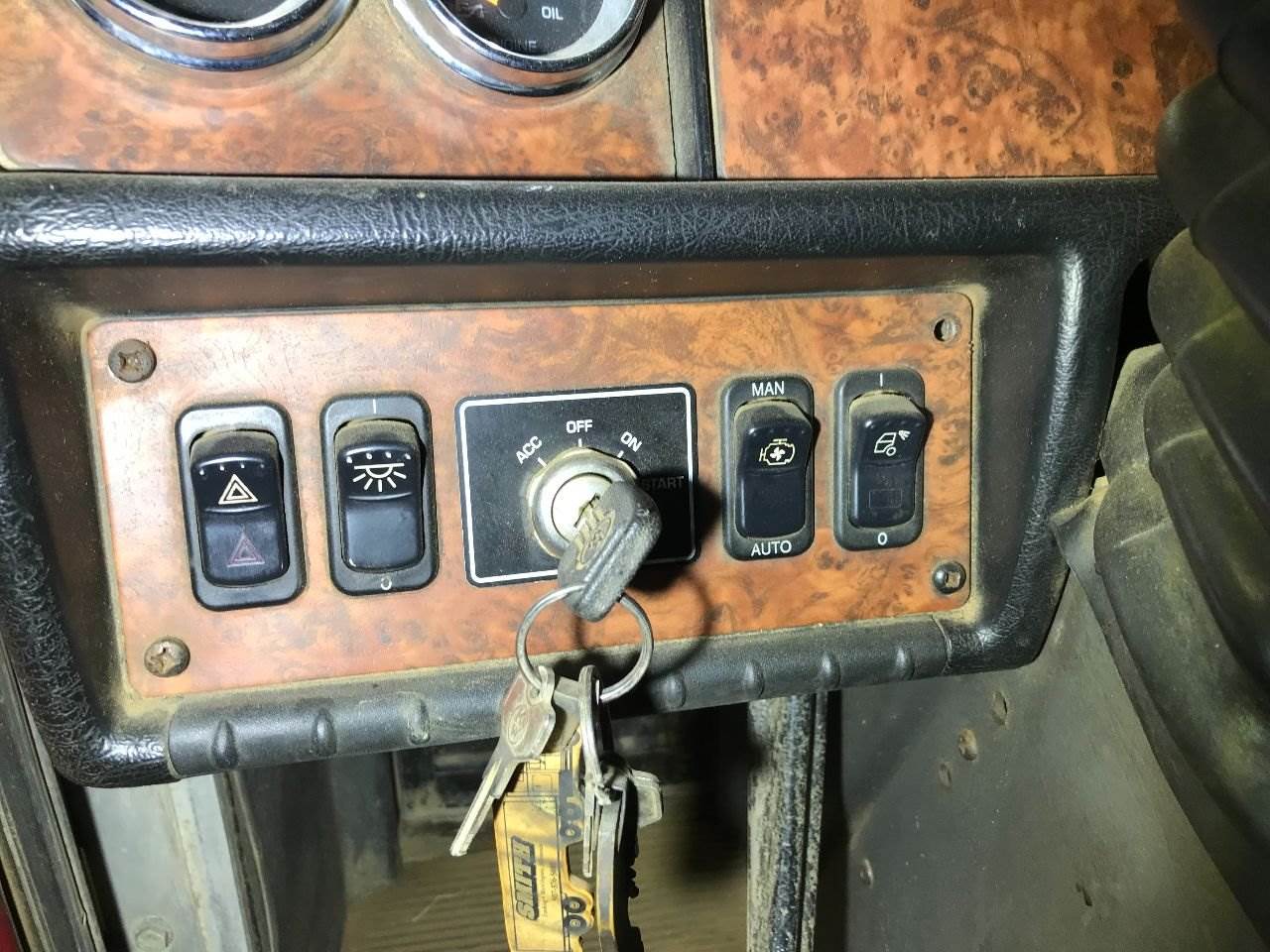 2005 Kenworth T600 Dash Panel For Sale Sioux Falls, SD 25463479