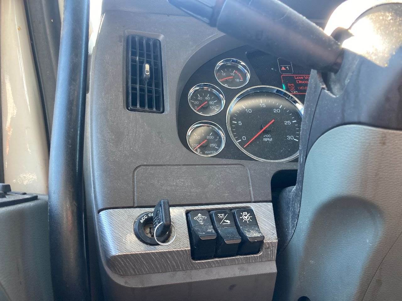 2016 Kenworth T680 Dash Panel For Sale Kansas City, MO 25428374