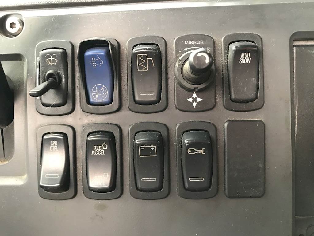 2009 Mack Pinnacle Cxu613 Dash Panel For A Mack Cxu613 For Sale Council Bluffs Ia 24836910 Mylittlesalesman Com