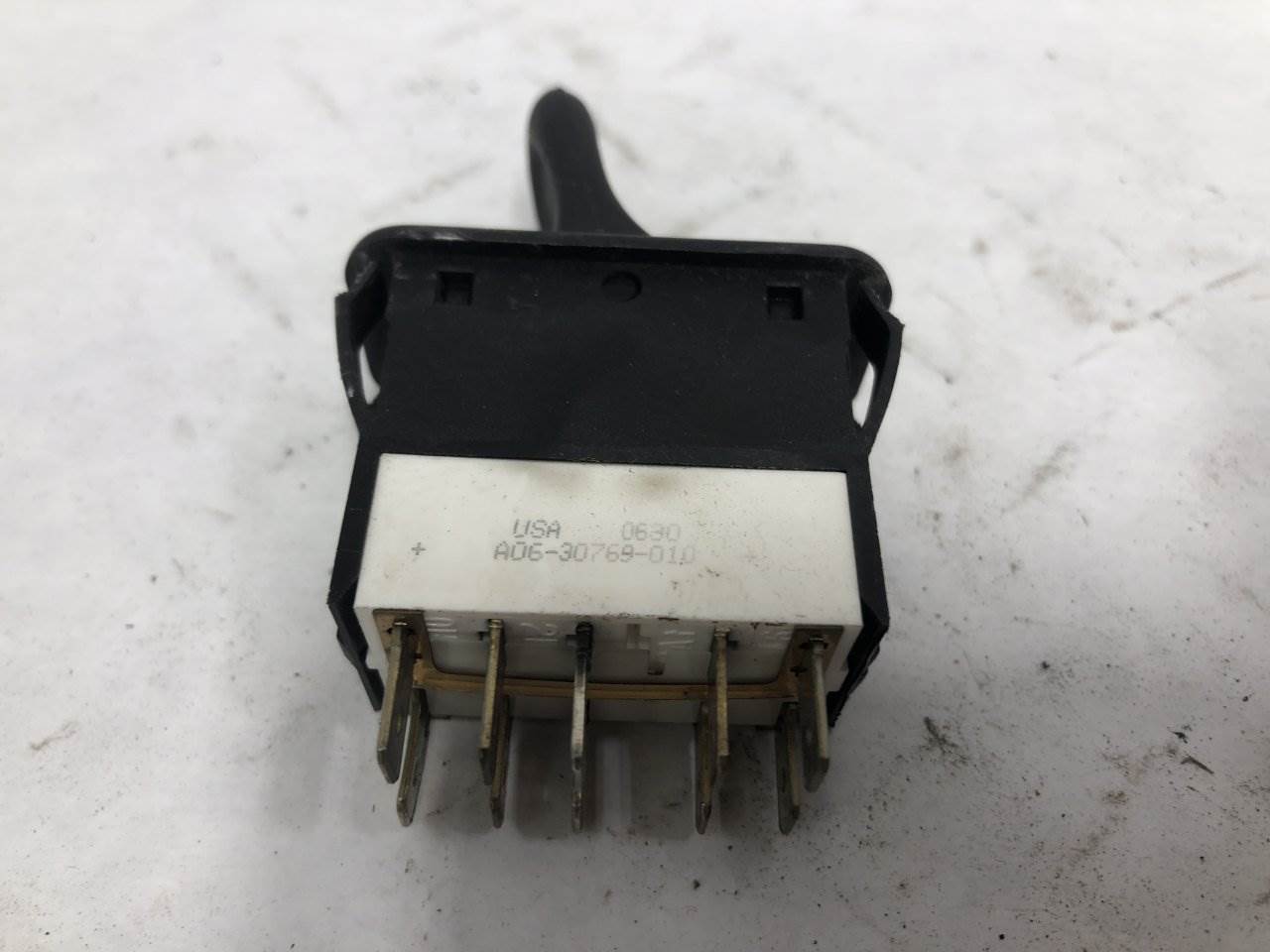 2014 Freightliner Cascadia Dashboard Switch For Sale Sioux Falls, SD