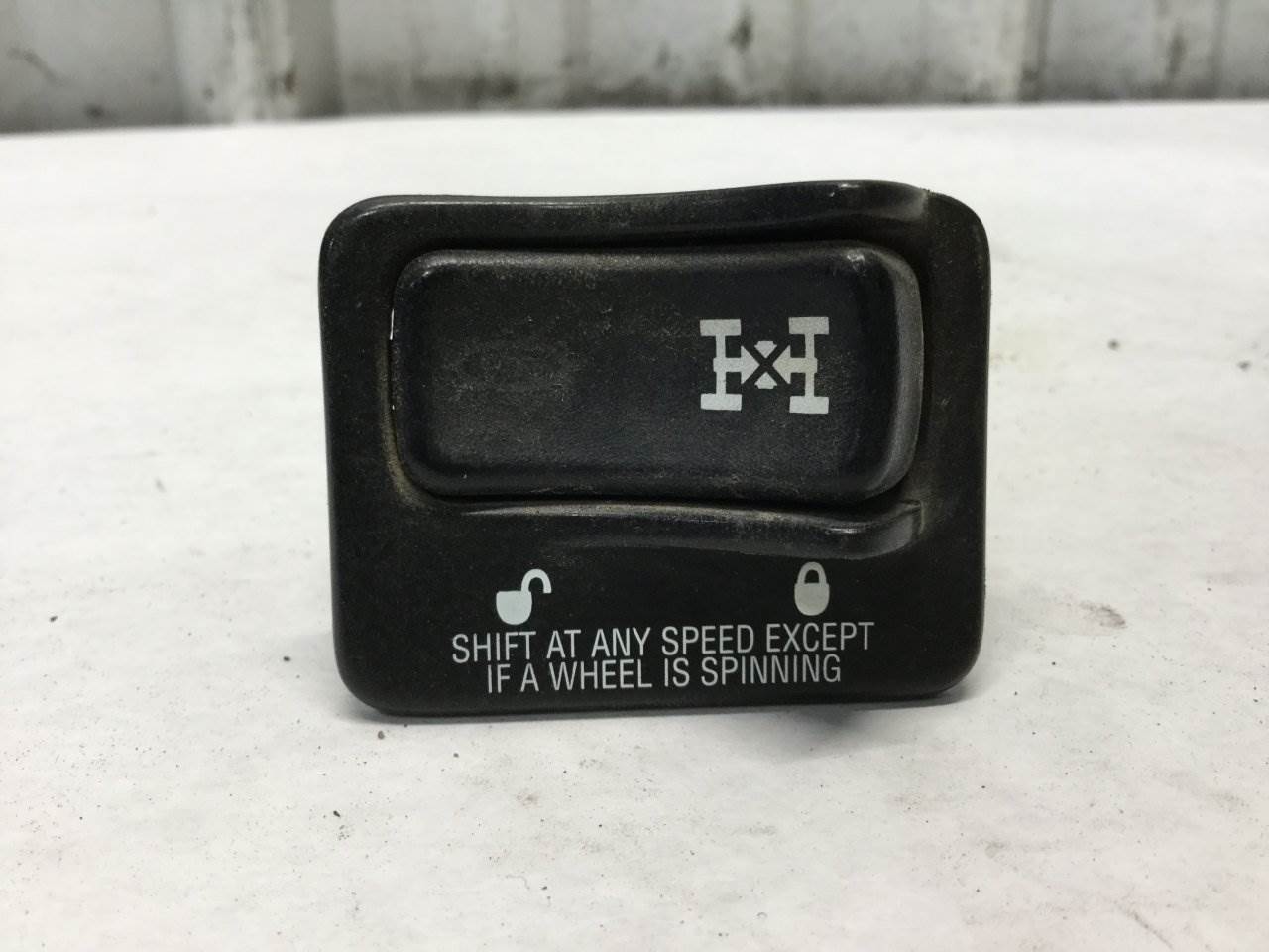 2003 Peterbilt 379 Dashboard Switch For Sale Sioux Falls, SD 3246