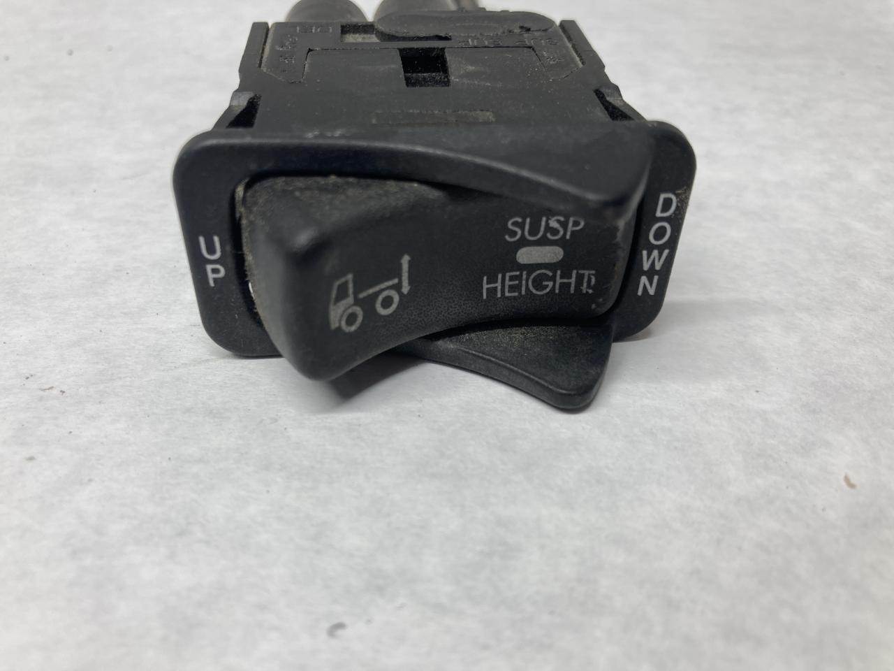 2001 Peterbilt 379 Suspension Switch For Sale Sioux Falls, SD 3281