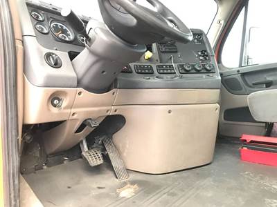 Freightliner Cascadia Dashboard Assembly