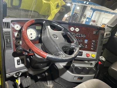 Freightliner Coronado 122 SD Dashboard Assembly for a Freightliner 122SD