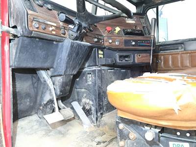 Freightliner FLD112 Dashboard Assembly