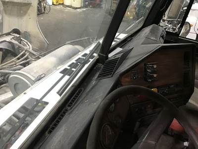Freightliner FLD112 Dashboard Assembly