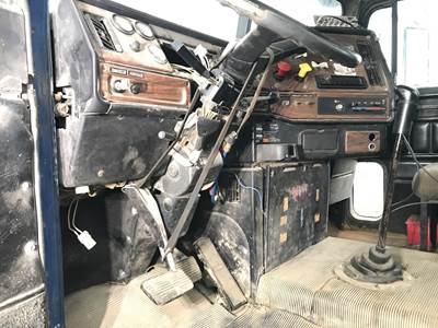 Freightliner FLD112 Dashboard Assembly