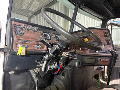 Freightliner FLD112 Dashboard Assembly