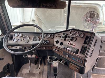 Freightliner FLD120 Dashboard Assembly