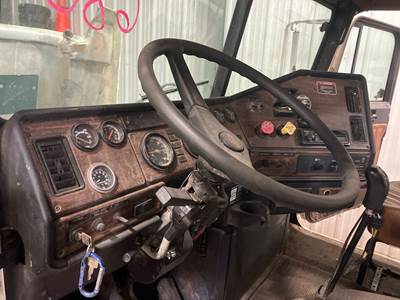 Freightliner FLD120 Dashboard Assembly