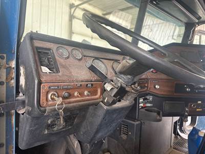 Freightliner FLD120 Dashboard Assembly