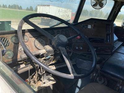 Freightliner FLT Dashboard Assembly