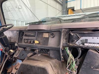 International 4700 Dashboard Assembly