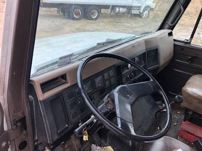 International 4900 Dashboard Assembly