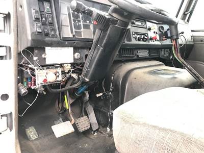 International 8100 Dashboard Assembly