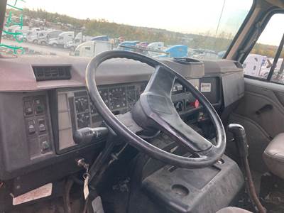 International 8100 Dashboard Assembly