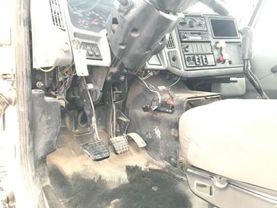 International 8600 Dashboard Assembly