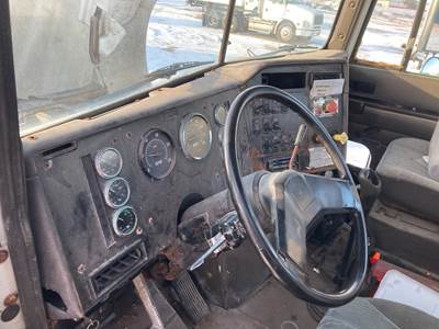 International 9100 Dashboard Assembly