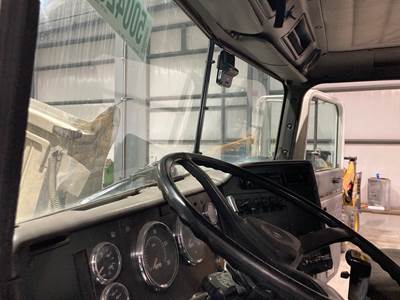 International 9100 Dashboard Assembly