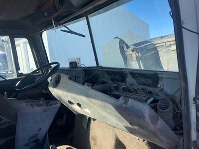 International 9200 Dashboard Assembly