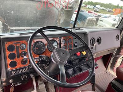 International 9200 Dashboard Assembly