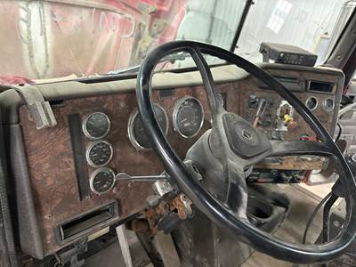 International 9200 Dashboard Assembly