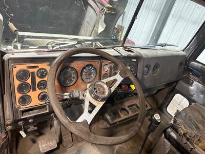 International 9200 Dashboard Assembly