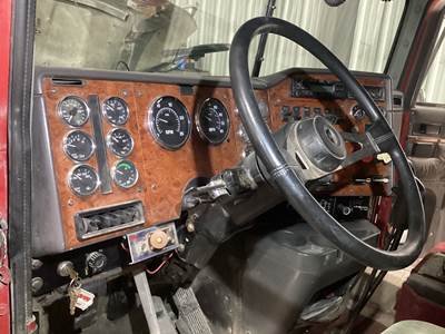 International 9400 Dashboard Assembly