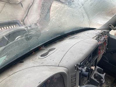 International DuraStar 4300 Dashboard Assembly for a International Durastar (4300)